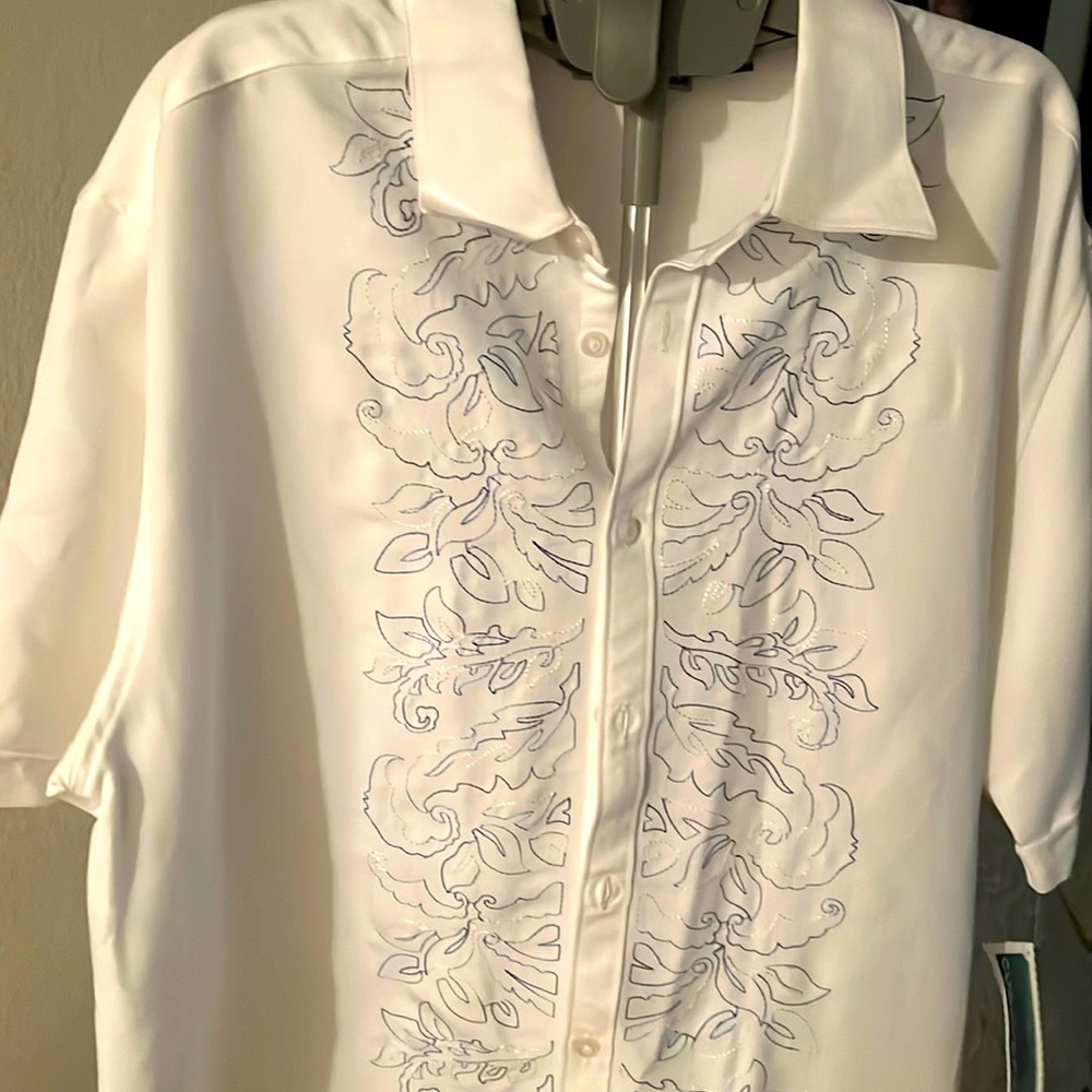 NEW CUBAVERA WHITE AND BLUE LEISURE BUTTON UP SHIRT 👕